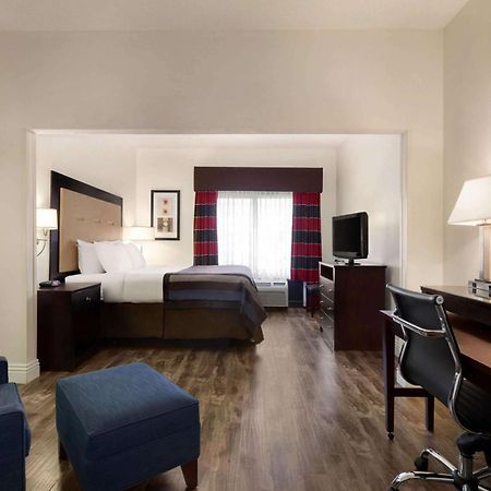Wingate By Wyndham Montgomery Extérieur photo