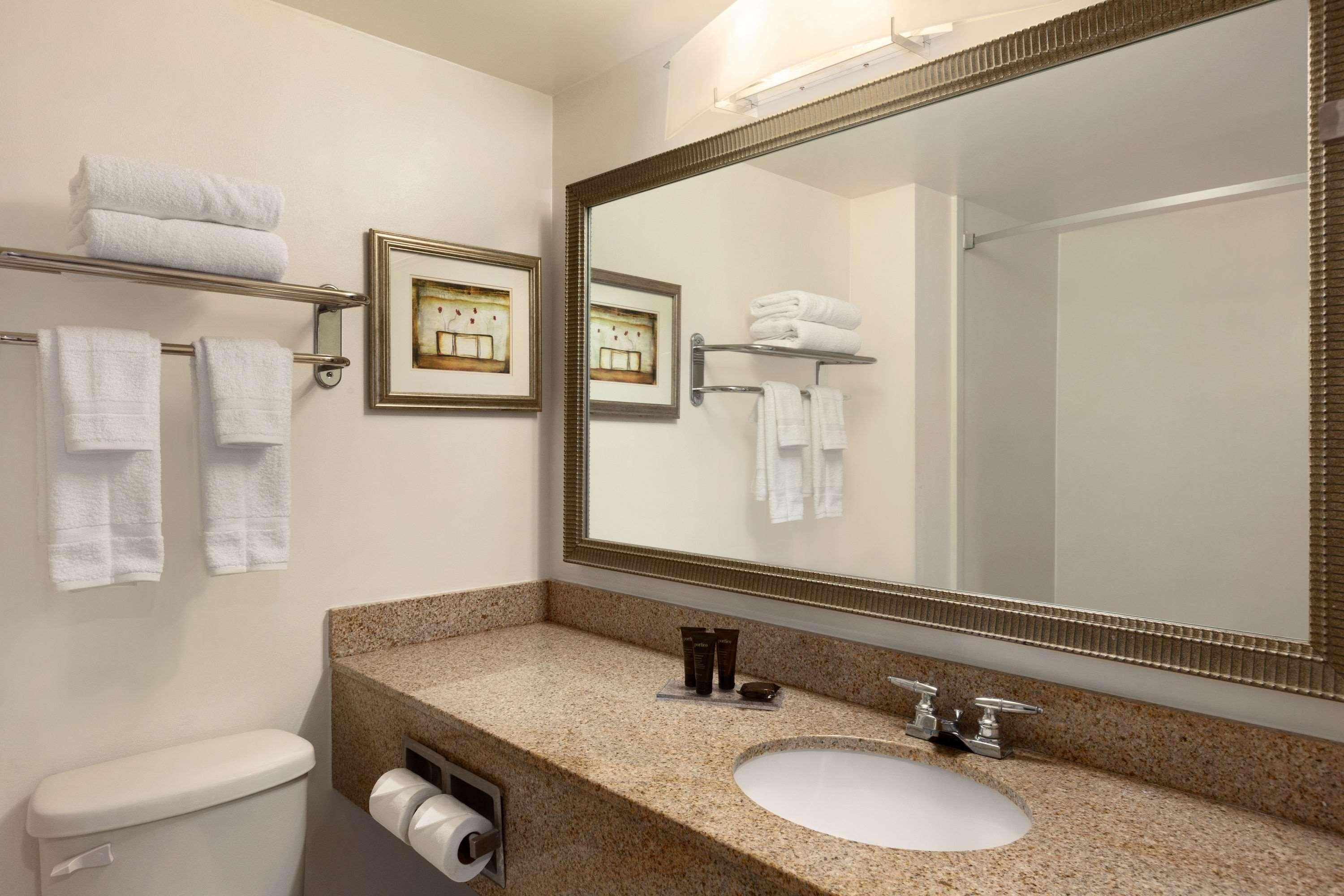 Wingate By Wyndham Montgomery Extérieur photo