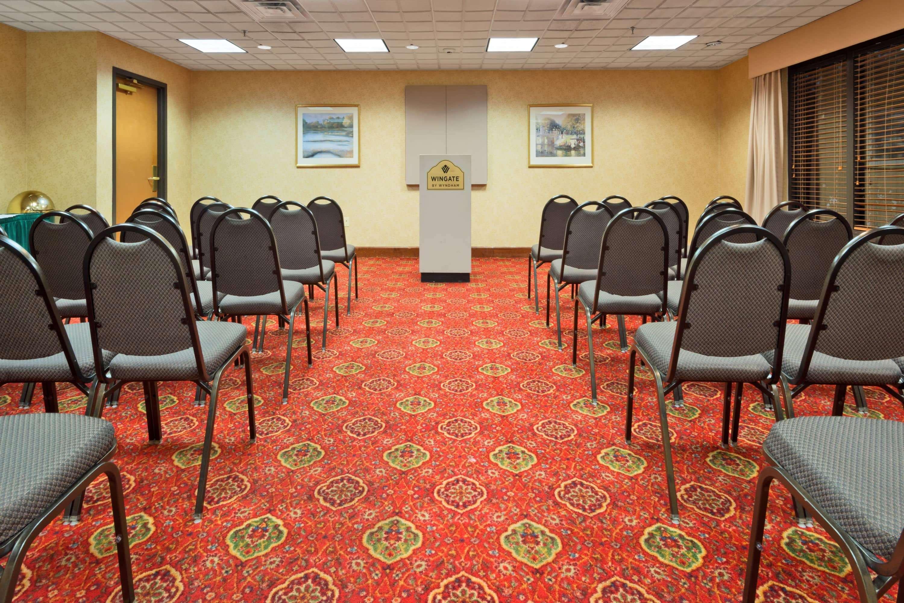 Wingate By Wyndham Montgomery Extérieur photo