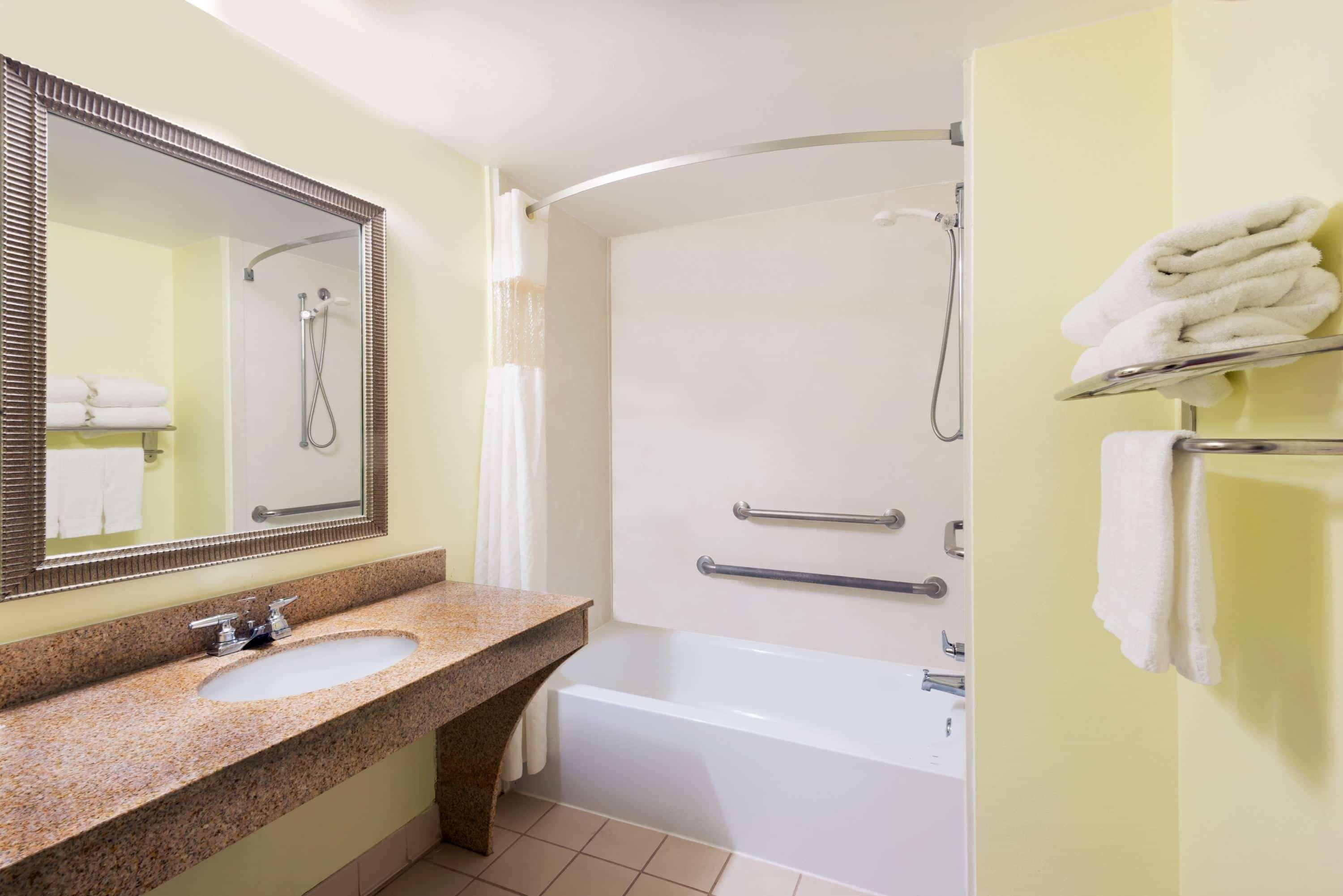 Wingate By Wyndham Montgomery Extérieur photo