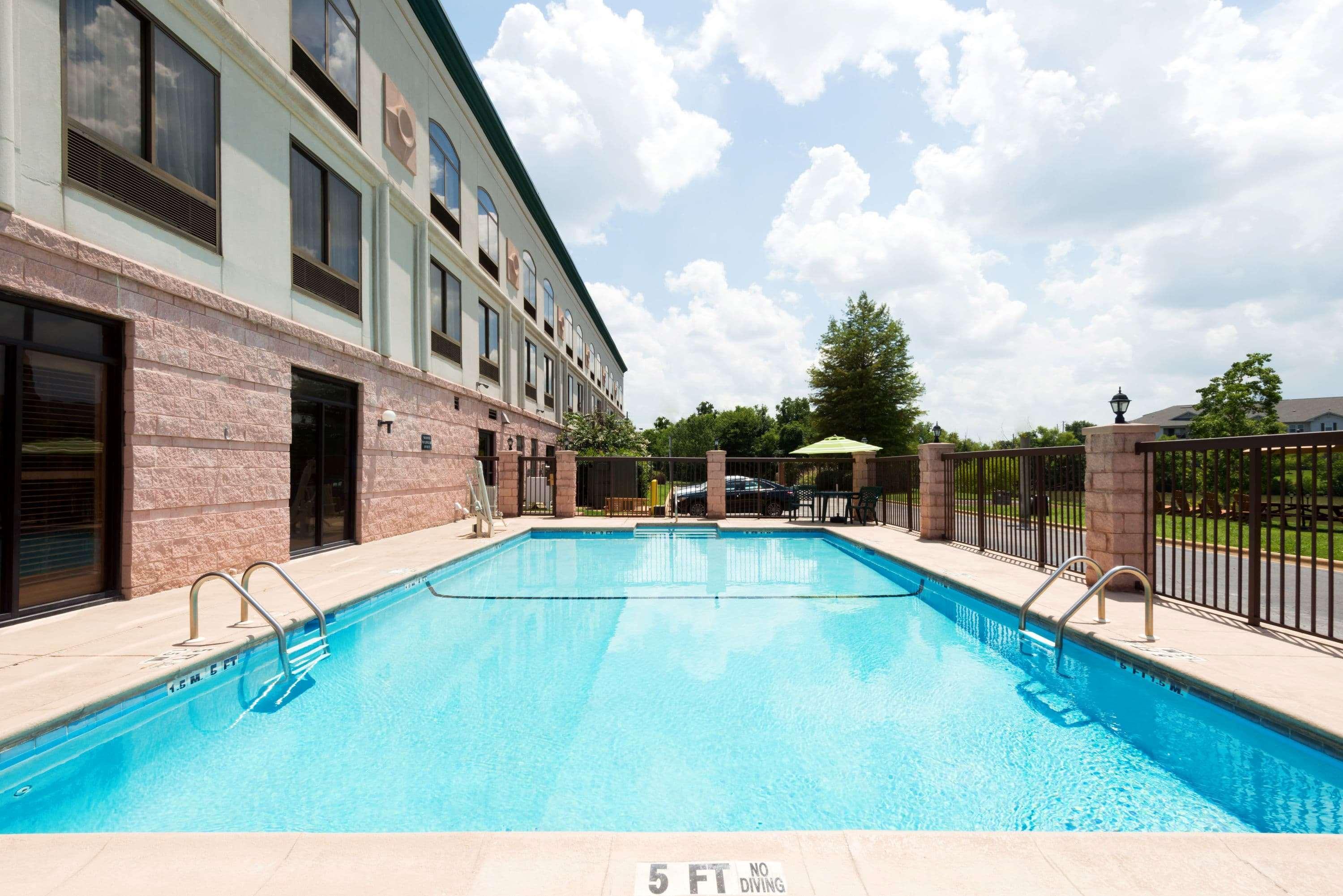 Wingate By Wyndham Montgomery Extérieur photo