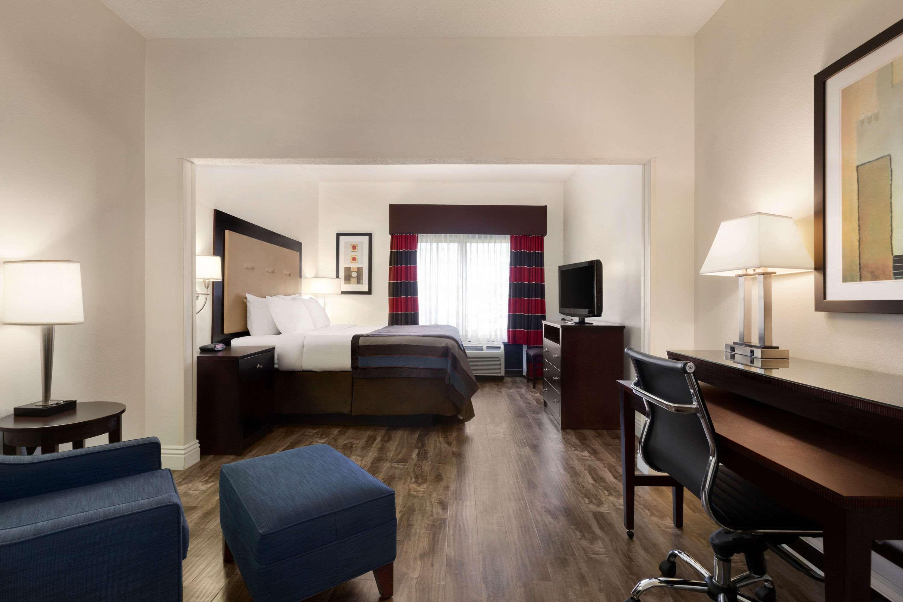 Wingate By Wyndham Montgomery Extérieur photo