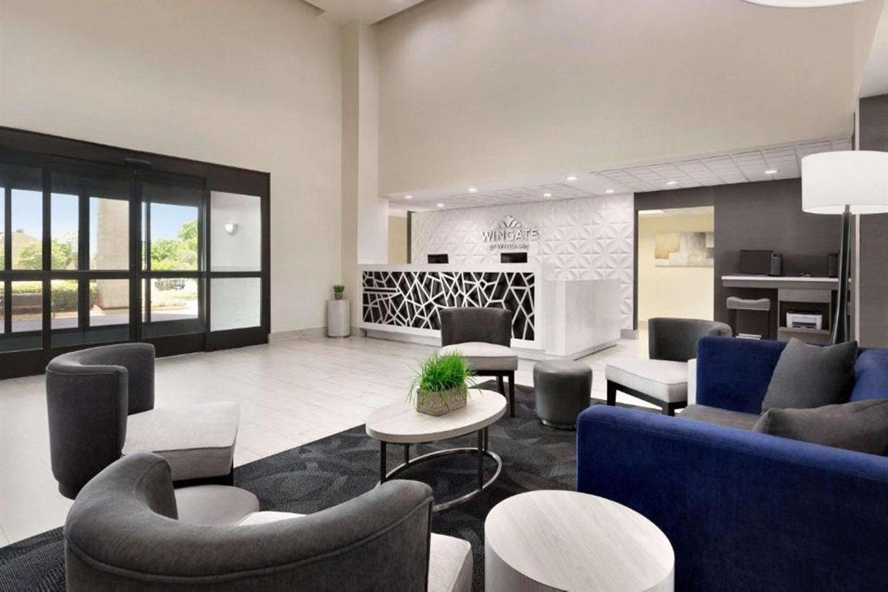 Wingate By Wyndham Montgomery Extérieur photo