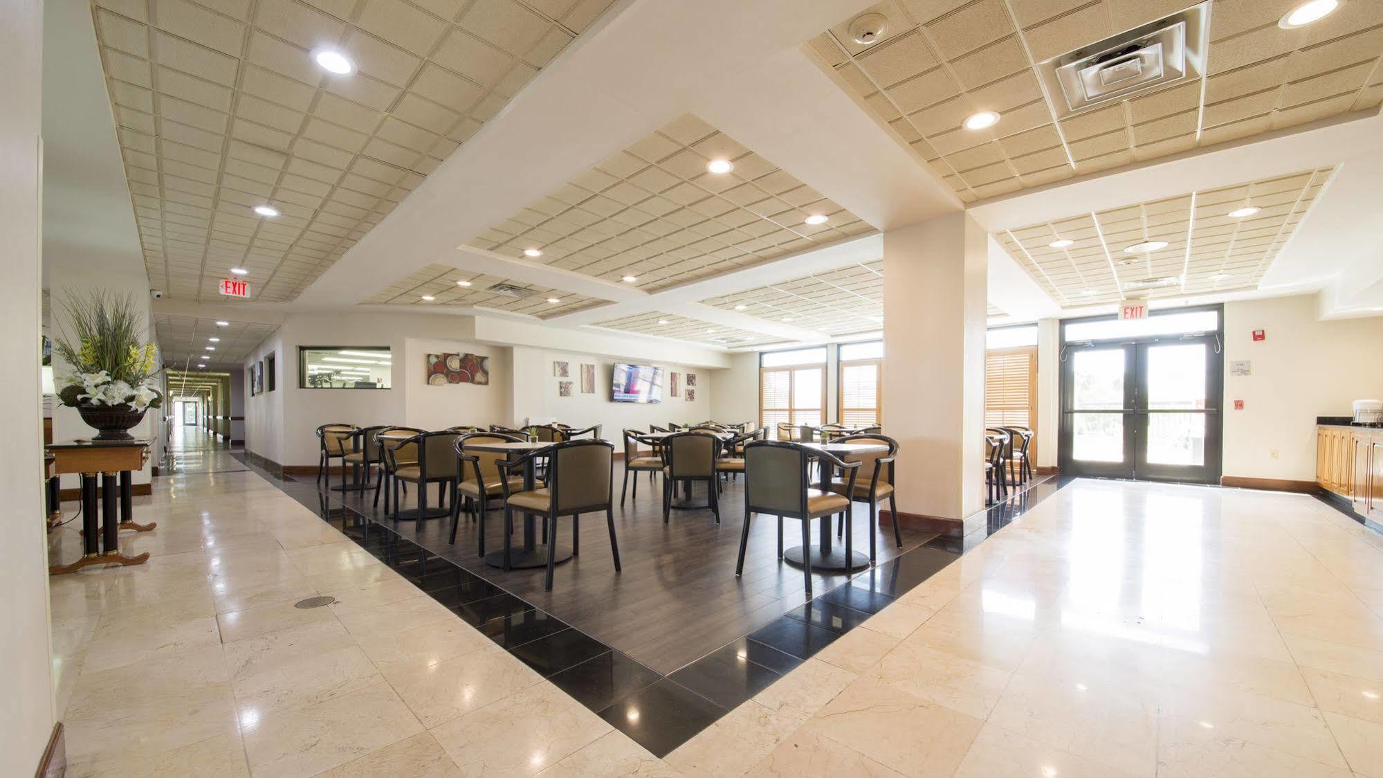 Wingate By Wyndham Montgomery Extérieur photo